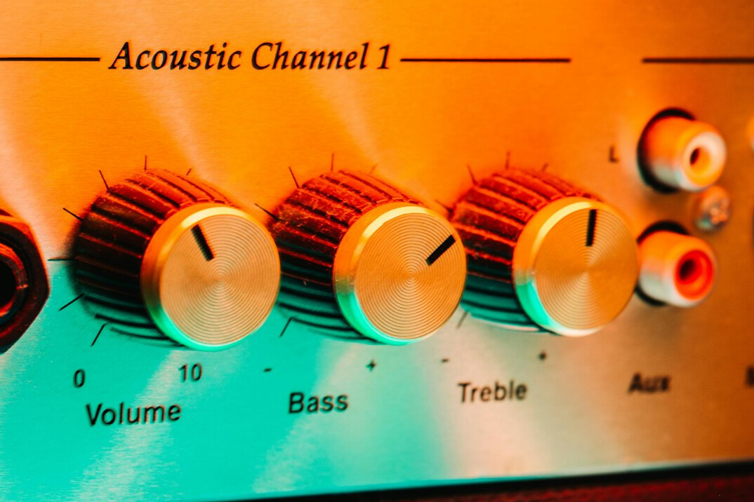 Studio microphone for audio news